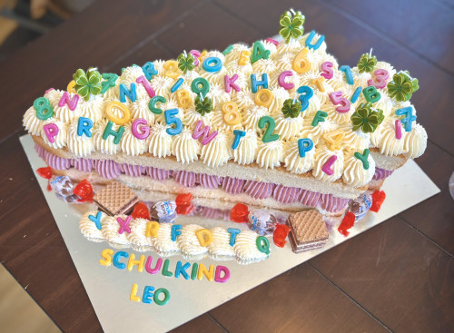 Schultüten-Torte