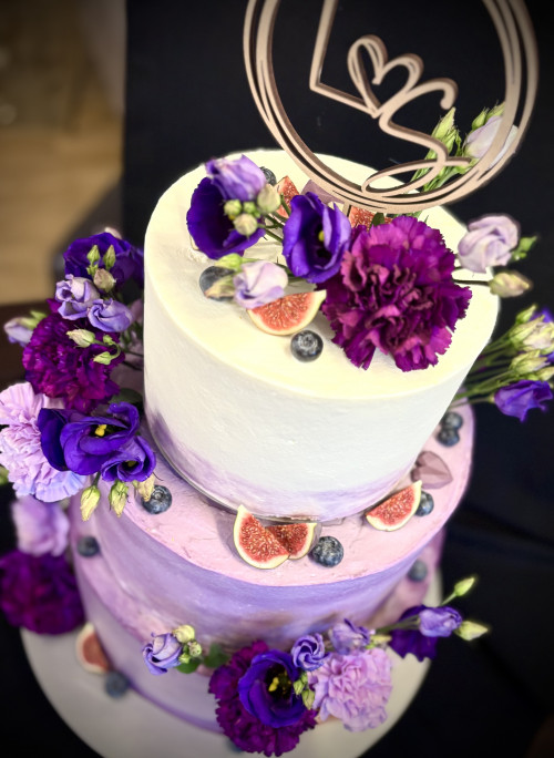 Violet Ombré Hochzeitstorte