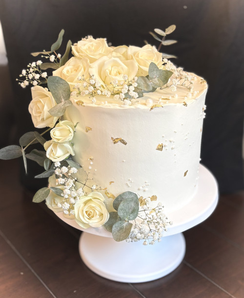 White & Gold Torte