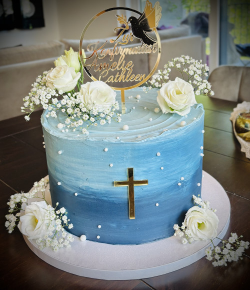 Blue Ombré Konfirmationstorte