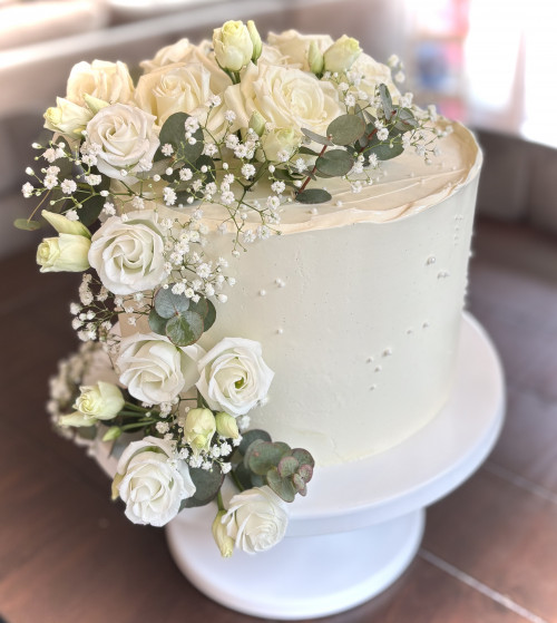 White Flower Cake