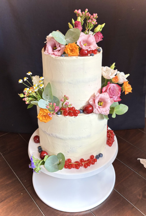 Half-naked Hochzeitstorte mit euren Blüten